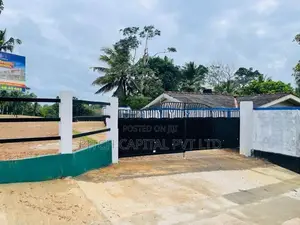 බණ්ඩාරගම උයන්වත්ත වැවට මුහුණලා වටිනා ඉඩමක්