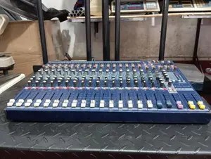 16 chanal soundcraft audio mixer