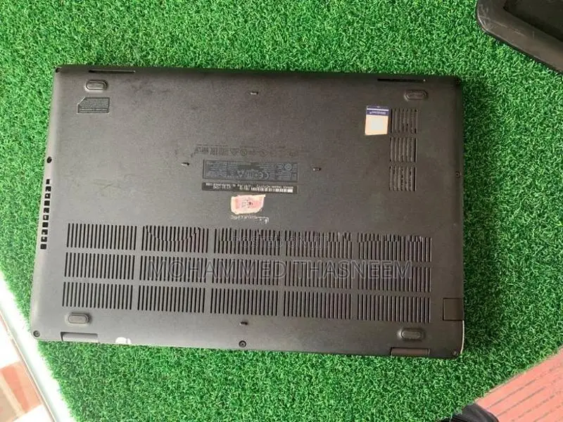Delll latitude 5400 8 GB Ram 128 SSD with touch screen