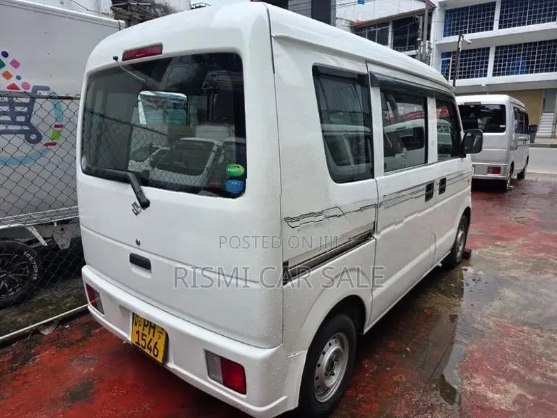 Suzuki Every 2012