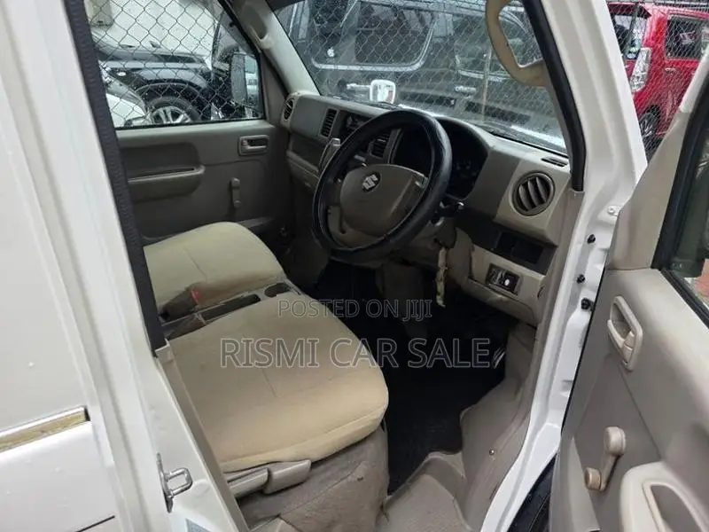 Suzuki Every 2012