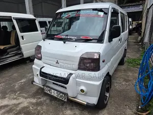 Mitsubishi Minicab 1999