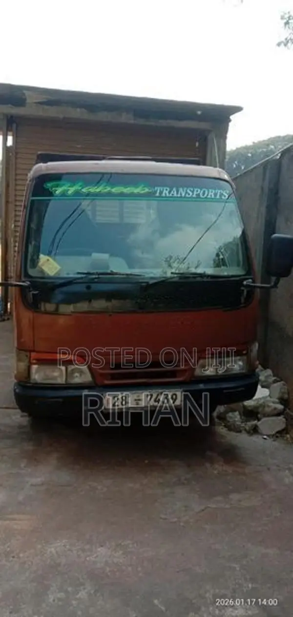 Isuzu 28 lorry 1977