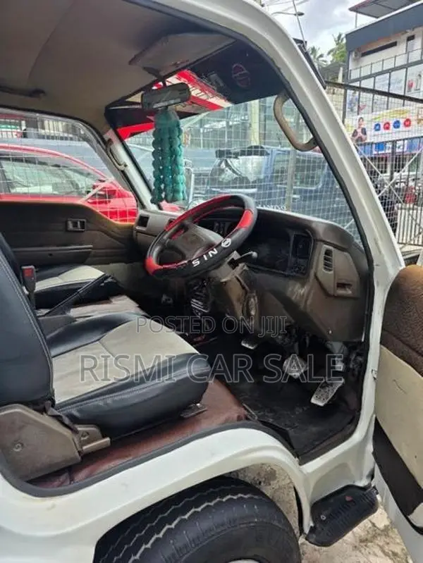 Nissan Caravan 1993