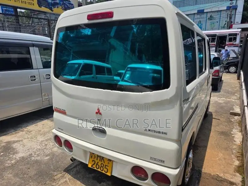 Mitsubishi Minicab 1999