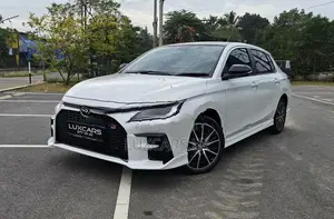 Toyota Yaris Ativ GR 1.5 HEV 2025