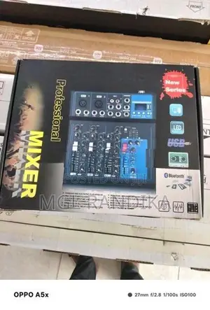 Yamaha 4 Chanal Mixer