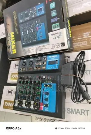 Yamaha 4 Chanal Mixer
