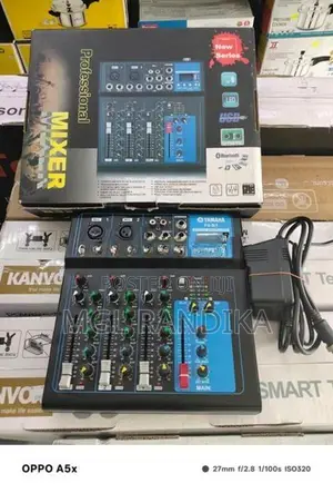 Yamaha 4 Chanal Mixer
