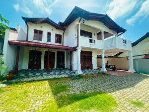 ( YS-1113) Valuable Three Storey House Sale in Nugegoda