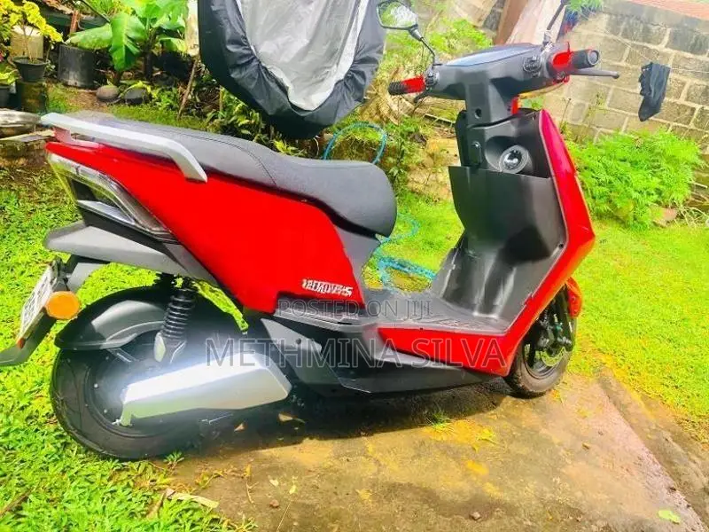Yadea T5 2025