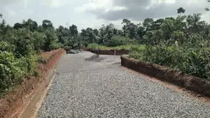 අලුත්වල මීඩියාගොඩ පුධාන පාරට මුහුණලා