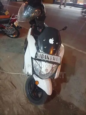Suzuki Burgman 2020