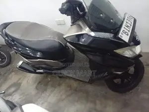 Suzuki Burgman 2020