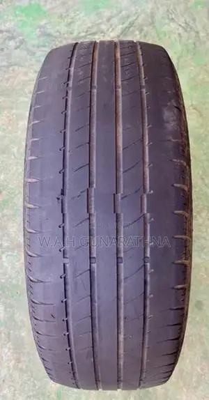 225/60/17 Tyre