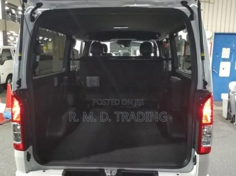 Toyota Hiace Super GL 2026