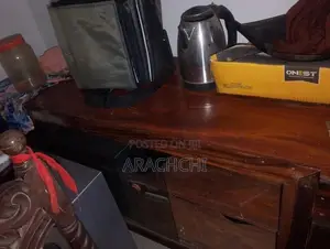 මහෝගනී කැබිනට්