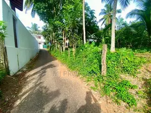 ( IS-1115) Valuable Residential Bare Land for Sale in Homagama Godagam