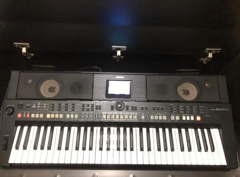 Yamaha PSR-S650 Keyboard