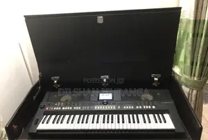 Yamaha PSR-S650 Keyboard