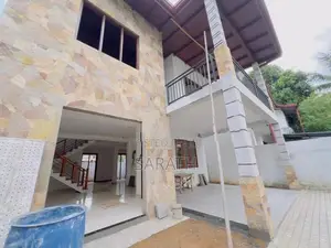Well Build Luxury House Sale Talawatugoda