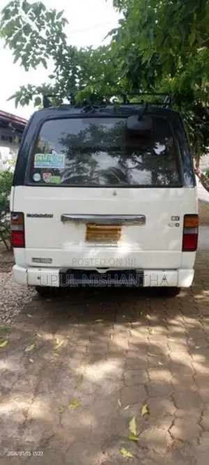 Nissan Caravan 1986