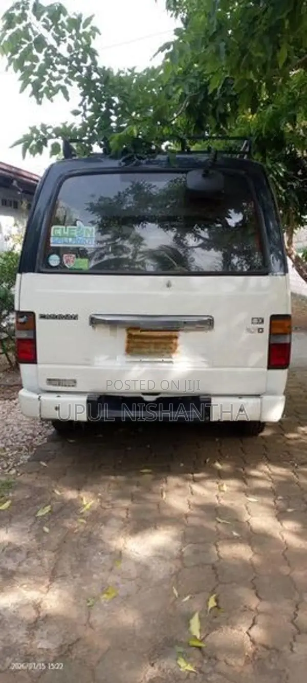 Nissan Caravan 1986