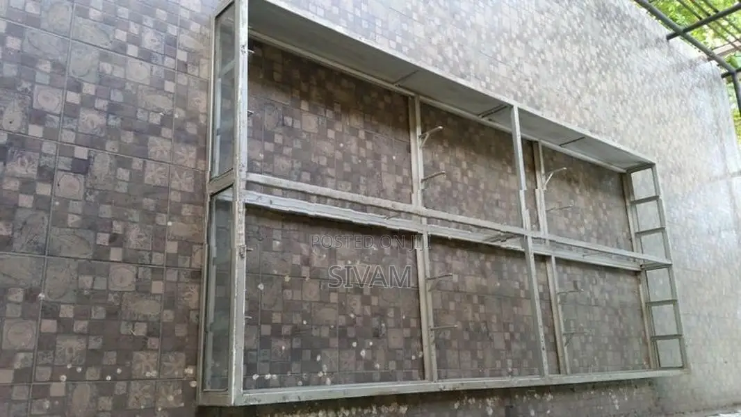 Glass Aluminium Display Showcase