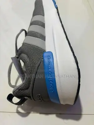 Adidas Sneaker