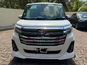 Toyota Roomy Custom GT 2024