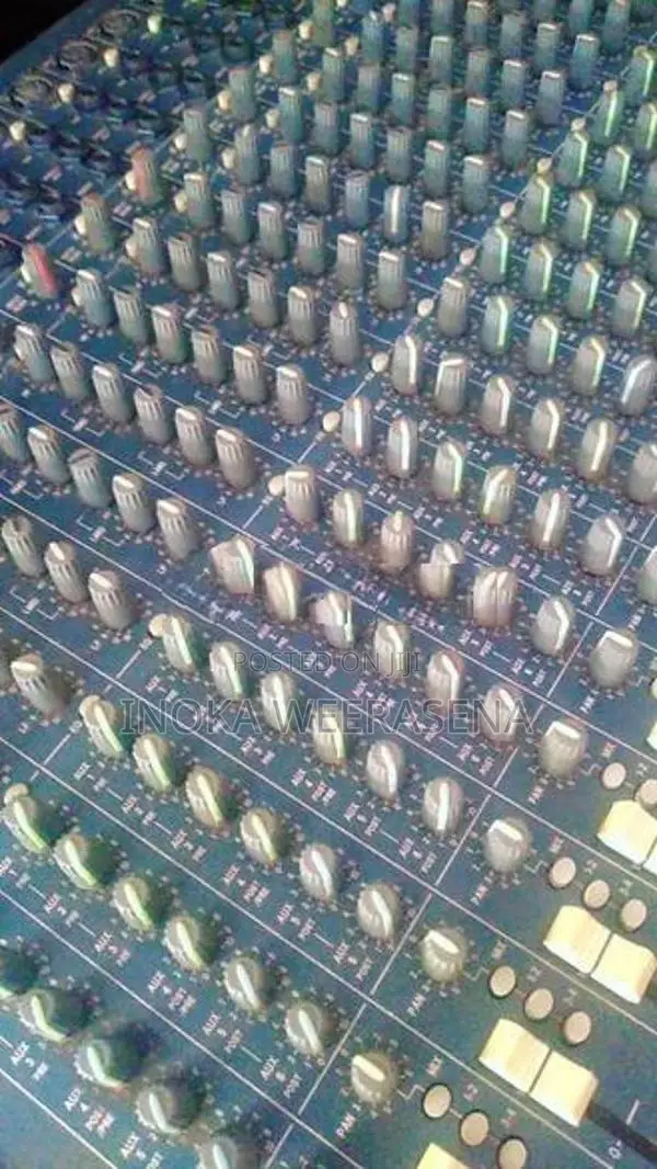 Soundcraft Live 42 Mixer