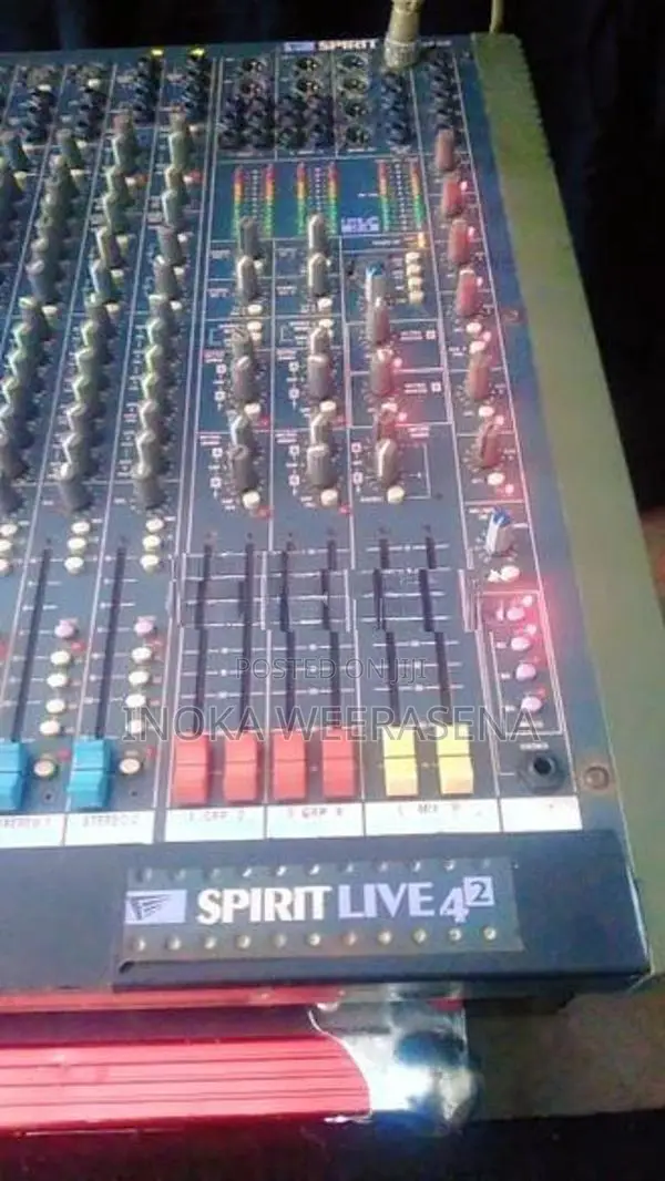 Soundcraft Live 42 Mixer