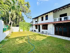 17 Perch Spacious Family House in Nugegoda