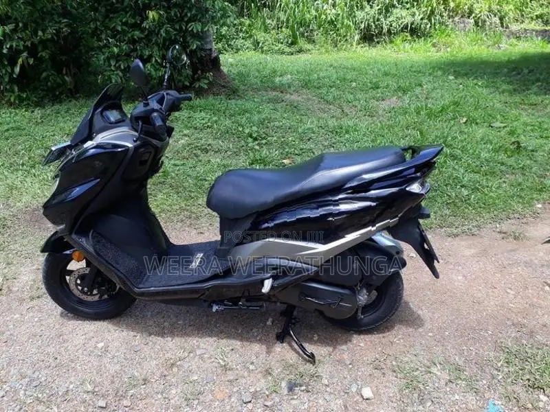 Suzuki Burgman 2018