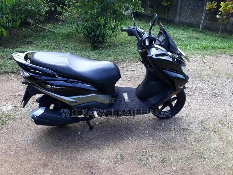 Suzuki Burgman 2018