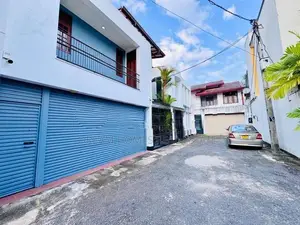 Newly Renovated Modern 3-Storey House for Sale – Papiliyana
