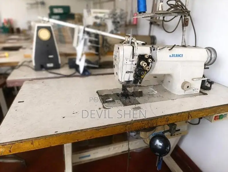 Double Needle Sewing Machine