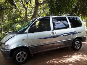 Nissan Serena 1993
