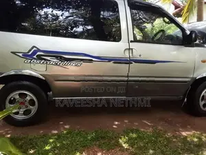 Nissan Serena 1993