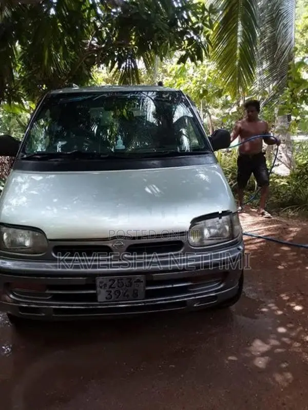 Nissan Serena 1993