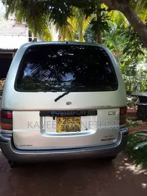 Nissan Serena 1993