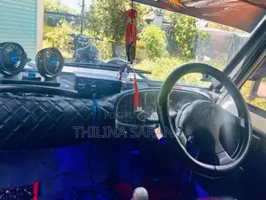 Mahindra Bolero Maxitruck 2012