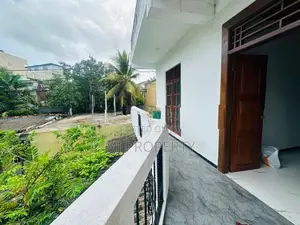 ( YR-1107) Valuable Upper Floor House Rent in Nugegoda Delkanda