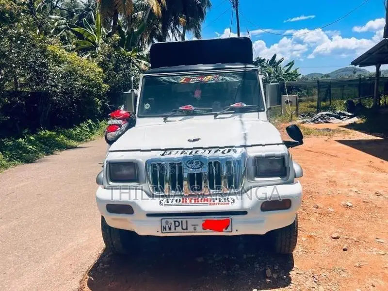 Mahindra Bolero Maxitruck 2012