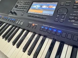 Yamaha PSR SX700 Keyboard