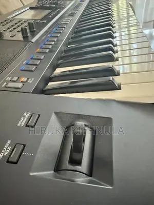 Yamaha PSR SX700 Keyboard