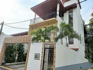 Luxury Three-Story Family House for Sale-maharagama