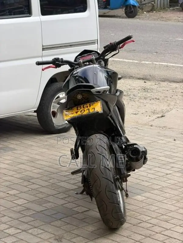 Yamaha FZs V