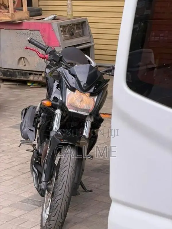 Yamaha FZs V