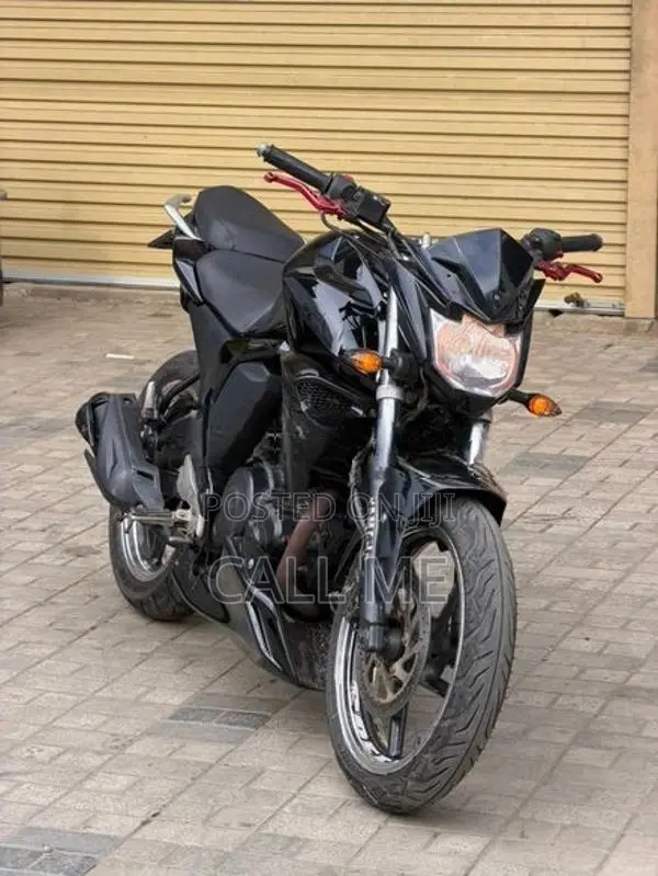 Yamaha FZs V